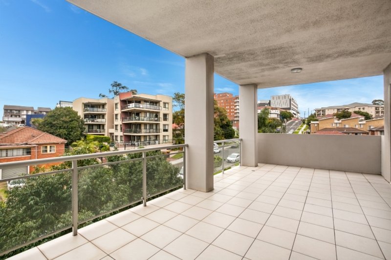 Photo - 15/12 Loftus Street, Wollongong NSW 2500 - Image 6