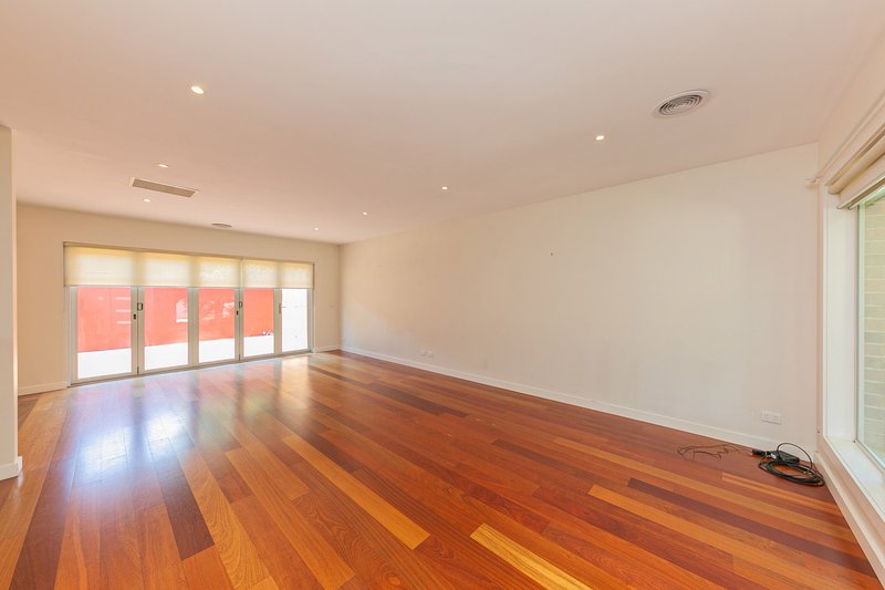 Photo - 15/12 Short Street, Vermont VIC 3133 - Image 4