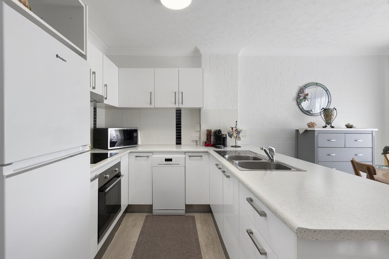 Photo - 15/13-17 Brown Street, Labrador QLD 4215 - Image 5