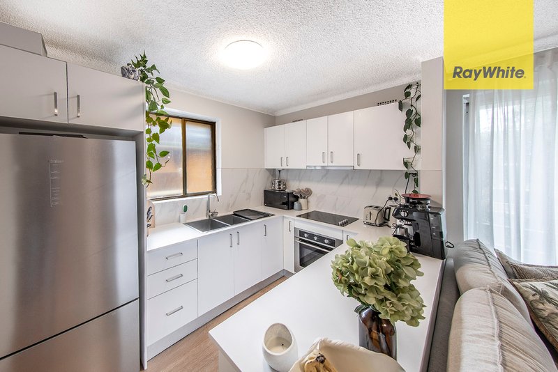 Photo - 15/14 Thomas Street, Parramatta NSW 2150 - Image 2