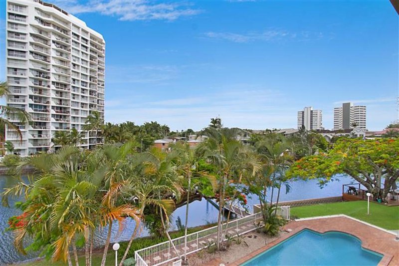 Photo - 15/15-17 Paradise Island, Surfers Paradise QLD 4217 - Image 2