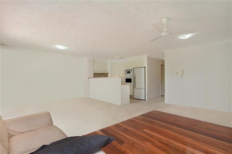 Photo - 15/15-17 Paradise Island, Surfers Paradise QLD 4217 - Image 4