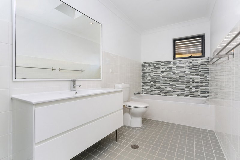 Photo - 15/16-22 Lyall Street, Leichhardt NSW 2040 - Image 5