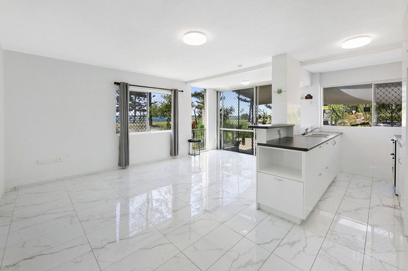 Photo - 1/516 Marine Parade, Biggera Waters QLD 4216 - Image 5