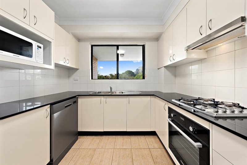 Photo - 15/2-14 Pacific Highway (Enter Via Corona Ave) , Roseville NSW 2069 - Image 4