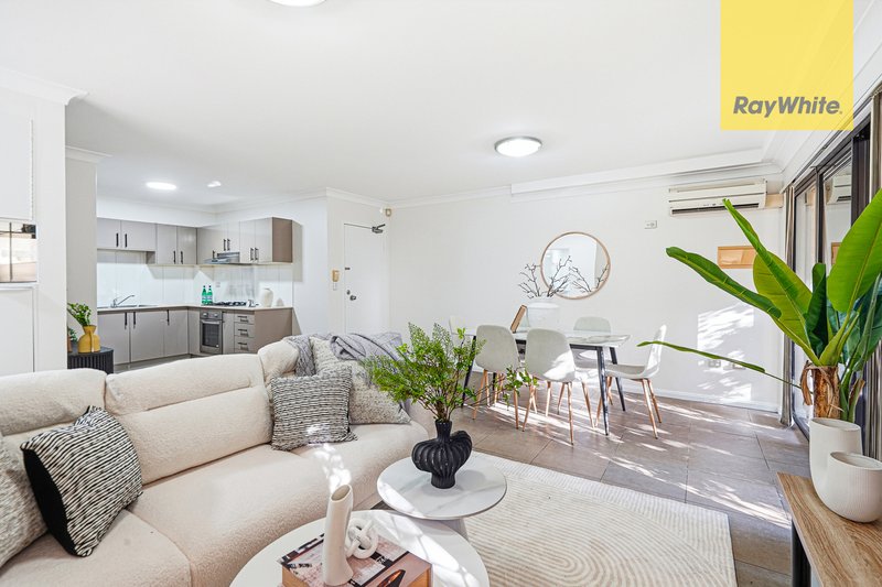 Photo - 15/2-6 Campbell Street, Parramatta NSW 2150 - Image 3