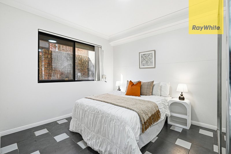 Photo - 15/2-6 Campbell Street, Parramatta NSW 2150 - Image 9