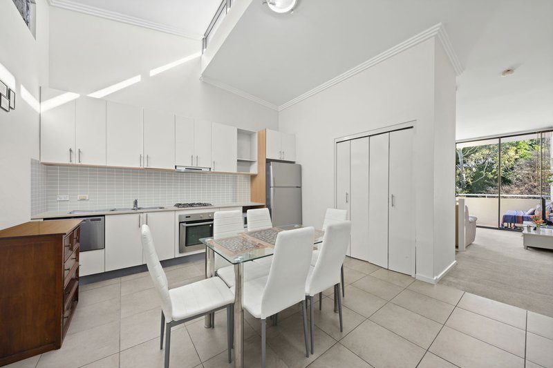 Photo - 15/2-6 Lydbrook Street, Westmead NSW 2145 - Image 2