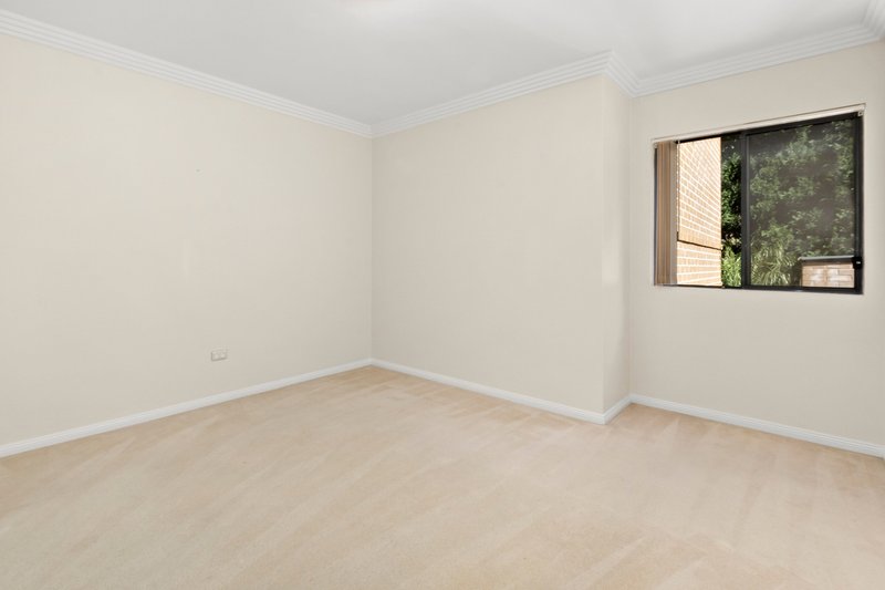 Photo - 15/2-6 Sherwin Avenue, Castle Hill NSW 2154 - Image 4