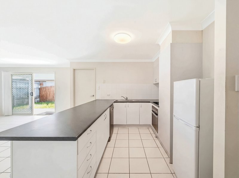 Photo - 1/52 Amity Drive, Rothwell QLD 4022 - Image 5
