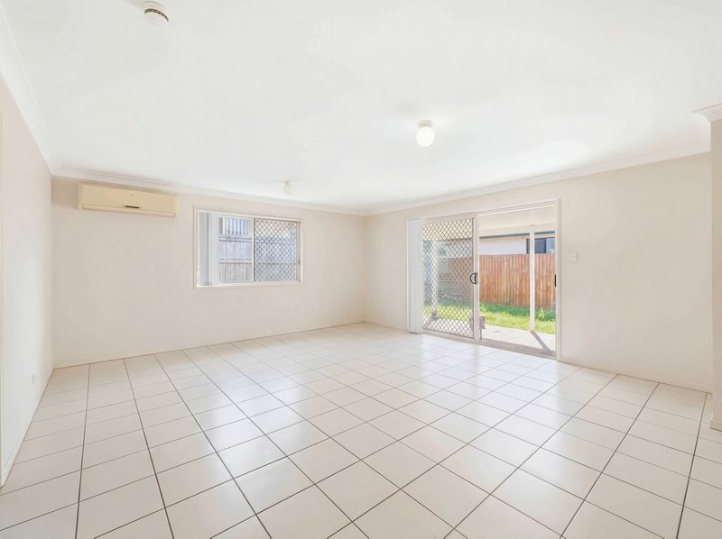 Photo - 1/52 Amity Drive, Rothwell QLD 4022 - Image 7