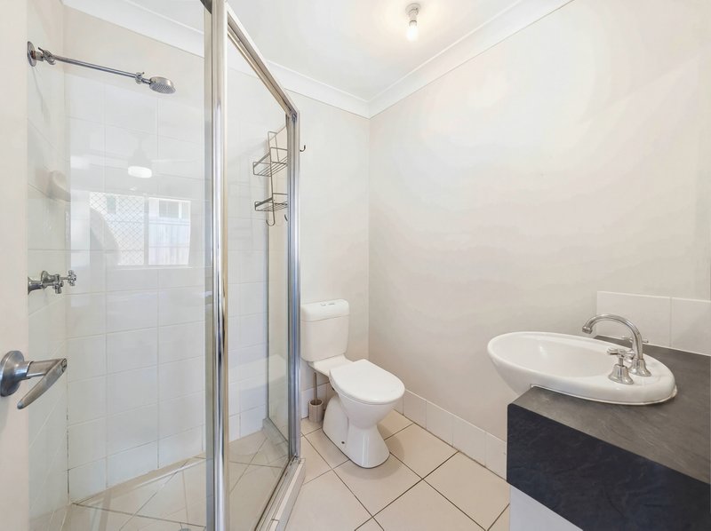 Photo - 1/52 Amity Drive, Rothwell QLD 4022 - Image 9
