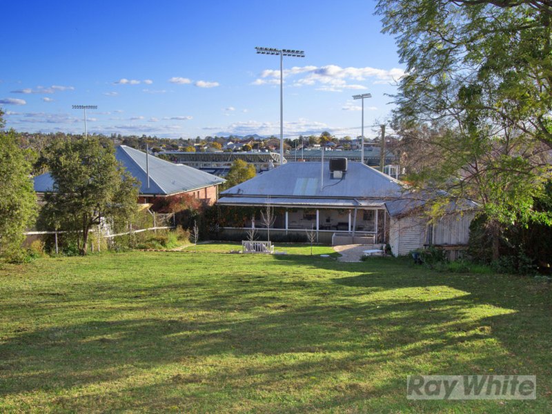 Photo - 152 Belmore Street, Tamworth NSW 2340 - Image 10