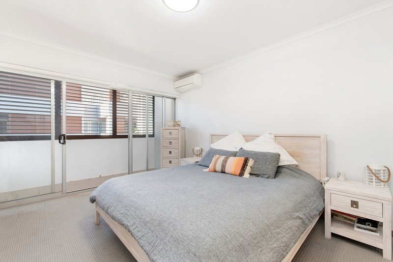 Photo - 15/2 Berwick Street, Fortitude Valley QLD 4006 - Image 4