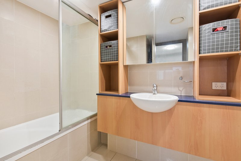 Photo - 15/2 Berwick Street, Fortitude Valley QLD 4006 - Image 5