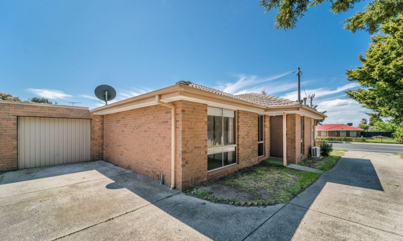 Photo - 1/52 Bridgewater Road, Craigieburn VIC 3064 - Image 1