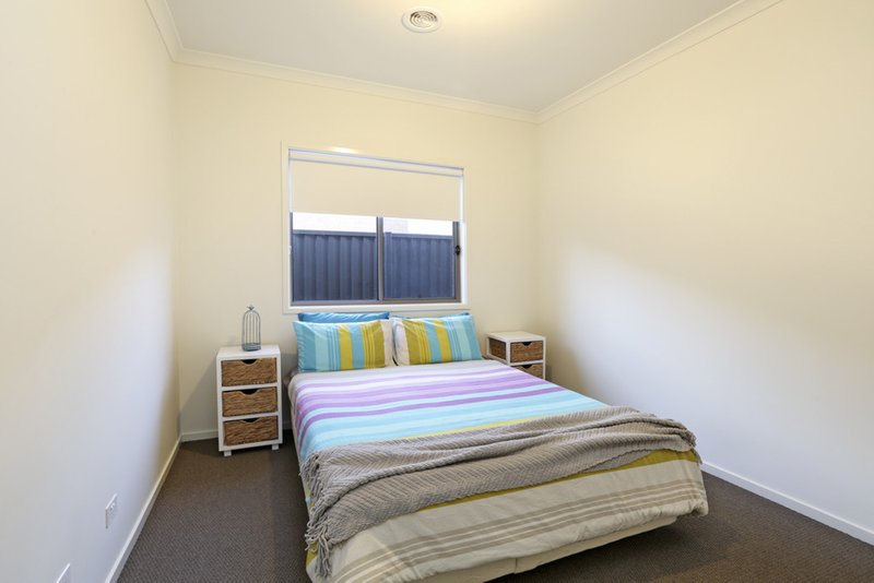 Photo - 152 Canterbury Road West Road, Lara VIC 3212 - Image 10