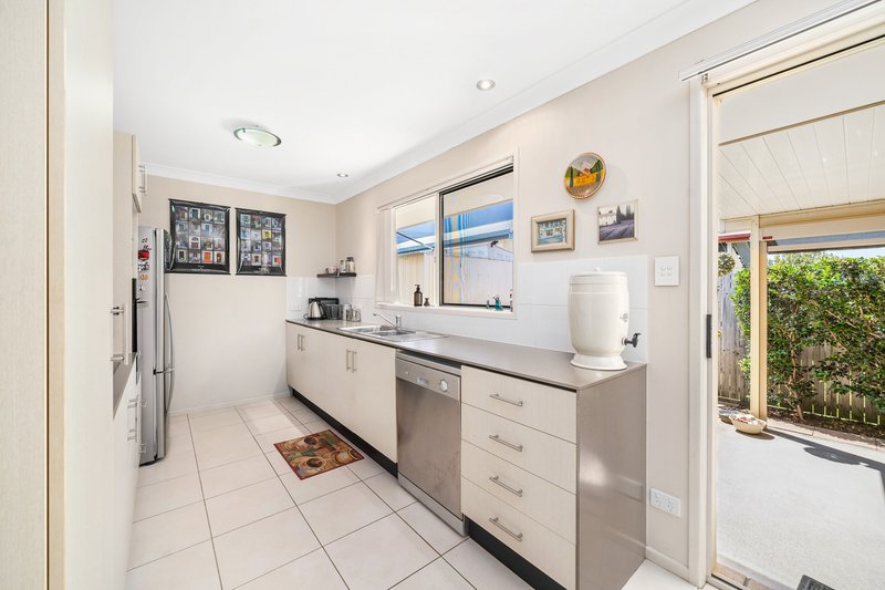 Photo - 1/52 Chatham Street, Margate QLD 4019 - Image 4