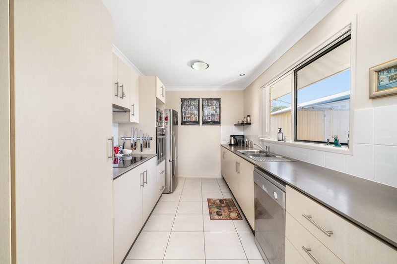 Photo - 1/52 Chatham Street, Margate QLD 4019 - Image 10