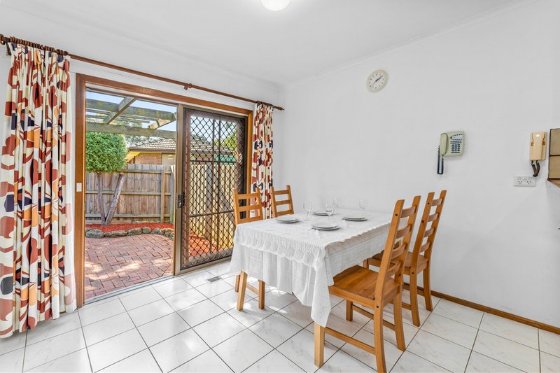 Photo - 15/2 Chippewa Avenue, Mitcham VIC 3132 - Image 6