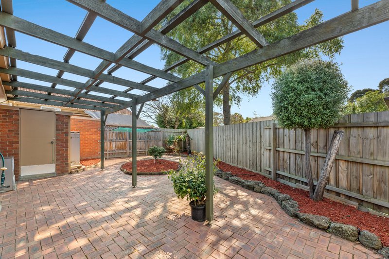 Photo - 15/2 Chippewa Avenue, Mitcham VIC 3132 - Image 10