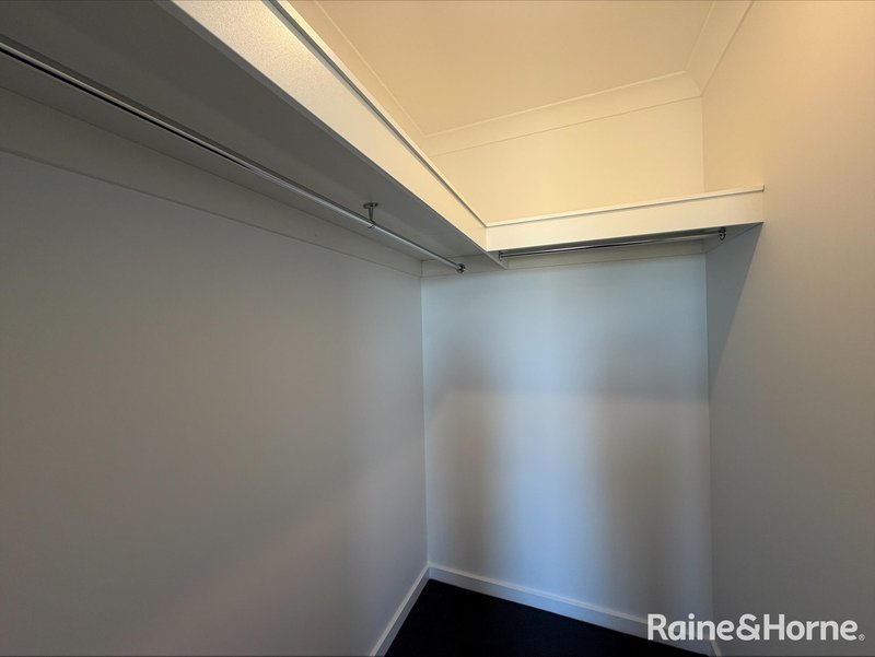 Photo - 152 Francesca Boulevard, Munno Para West SA 5115 - Image 4