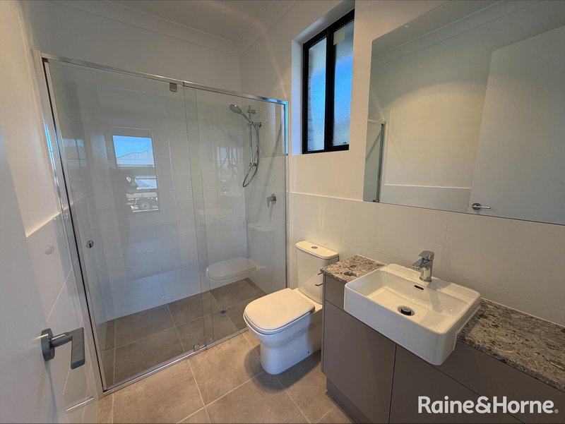Photo - 152 Francesca Boulevard, Munno Para West SA 5115 - Image 5