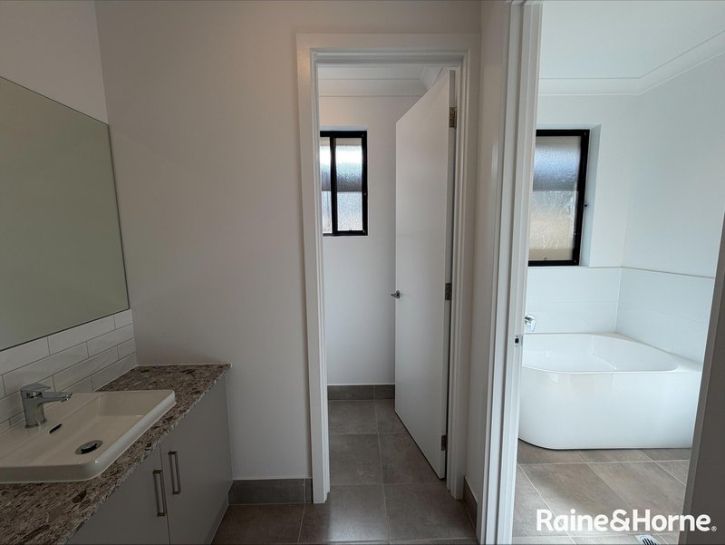 Photo - 152 Francesca Boulevard, Munno Para West SA 5115 - Image 7