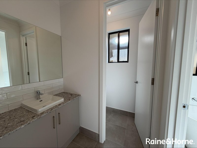 Photo - 152 Francesca Boulevard, Munno Para West SA 5115 - Image 8