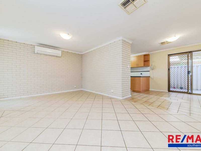 Photo - 1/52 George Way, Cannington WA 6107 - Image 4