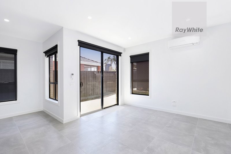 Photo - 1/52 Gordon Street, Tullamarine VIC 3043 - Image 4