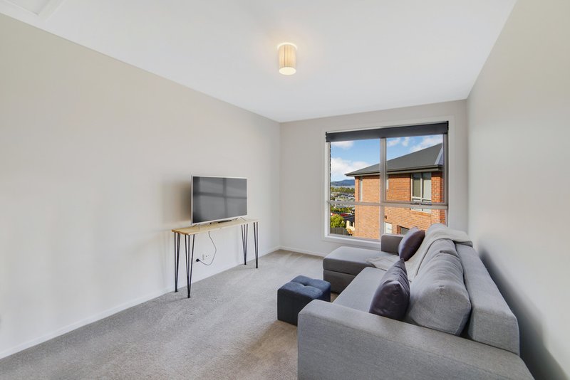 Photo - 1/52 Jacaranda Drive, Margate TAS 7054 - Image 9