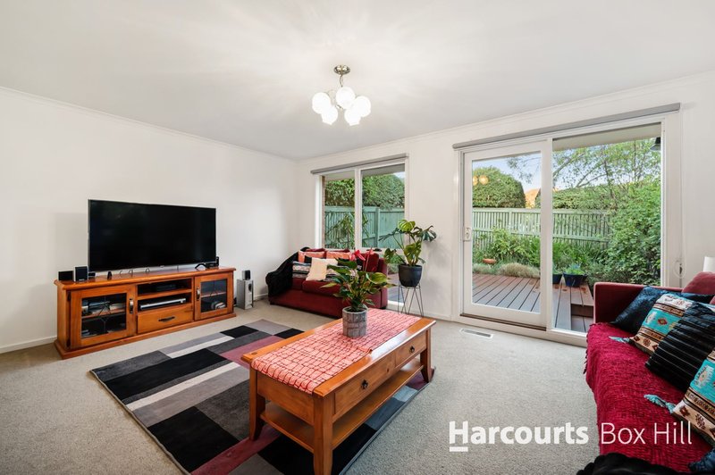 Photo - 1/52 Linda Ave , Box Hill North VIC 3129 - Image 3