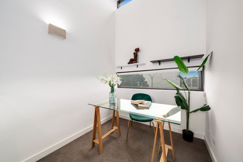 Photo - 152 Lorimer Street, Docklands VIC 3008 - Image 3