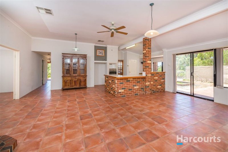 Photo - 152 Meadowbrook Ramble , Bullsbrook WA 6084 - Image 3