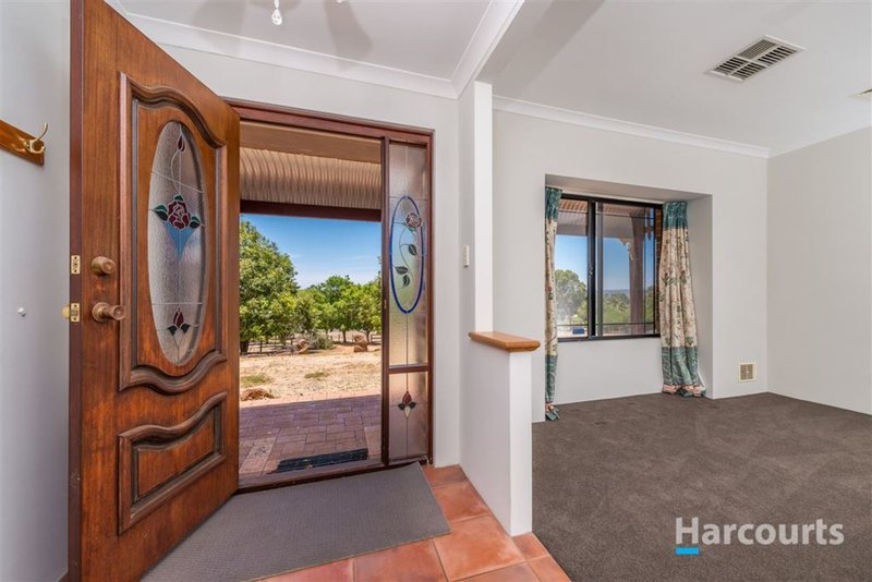 Photo - 152 Meadowbrook Ramble , Bullsbrook WA 6084 - Image 4