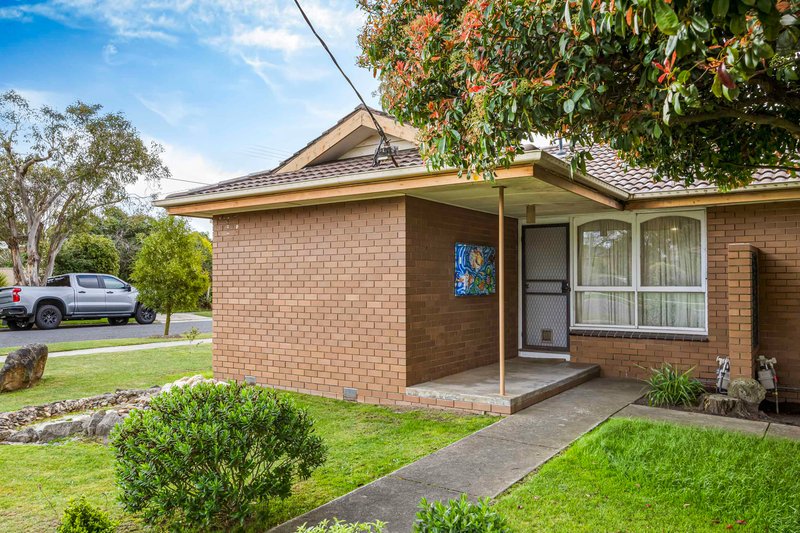 Photo - 1/52 Montgomery Street, Wendouree VIC 3355 - Image 2