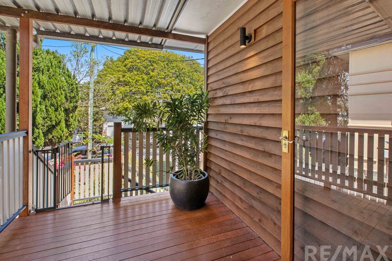 Photo - 152 Morehead Avenue, Norman Park QLD 4170 - Image 2