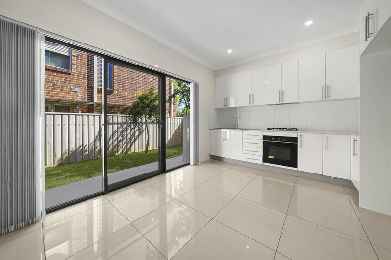 Photo - 1/52 Murphy Avenue, Liverpool NSW 2170 - Image 3