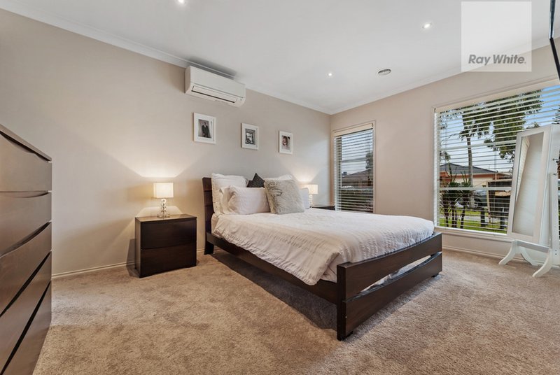 Photo - 152 Newbury Boulevard, Craigieburn VIC 3064 - Image 7