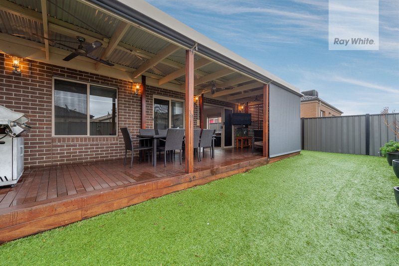 Photo - 152 Newbury Boulevard, Craigieburn VIC 3064 - Image 11