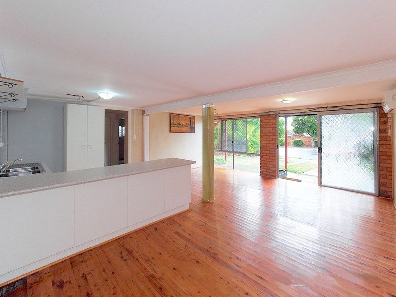 Photo - 152 North Road, Woodridge QLD 4114 - Image 13