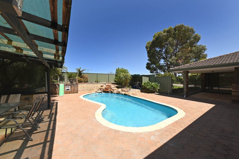 Photo - 152 Pinjar Road, Mariginiup WA 6078 - Image 5