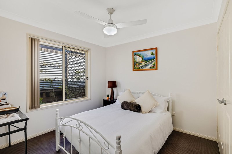 Photo - 152 Tor Street, Rockville QLD 4350 - Image 11