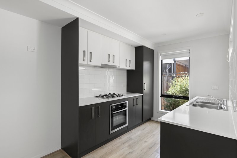 Photo - 152 Vearings Road, Wollert VIC 3750 - Image 2