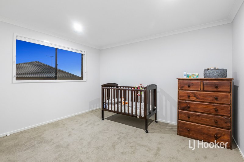 Photo - 152 Waterhaven Boulevard, Point Cook VIC 3030 - Image 20