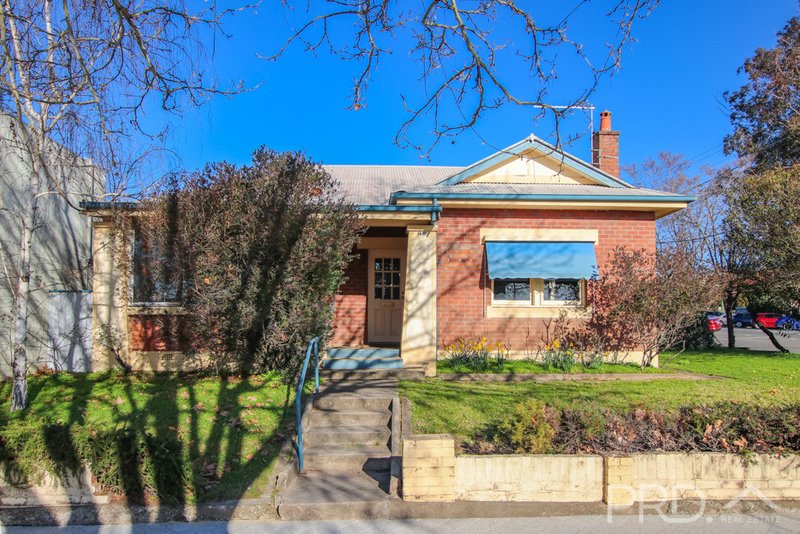 152 Wynyard Street, Tumut NSW 2720