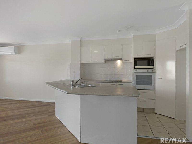 Photo - 15/20 Canal Avenue, Runaway Bay QLD 4216 - Image 4