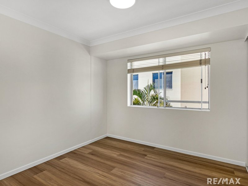 Photo - 15/20 Canal Avenue, Runaway Bay QLD 4216 - Image 9