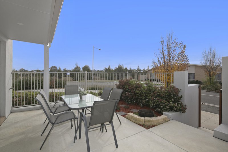 Photo - 15/20 Clare Burton Crescent, Franklin ACT 2913 - Image 13